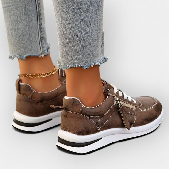 Adidași anatomici cu stil