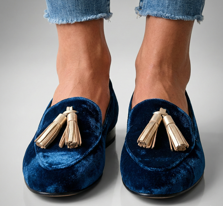 Anna - Mocasini Clasici cu Pomponeți