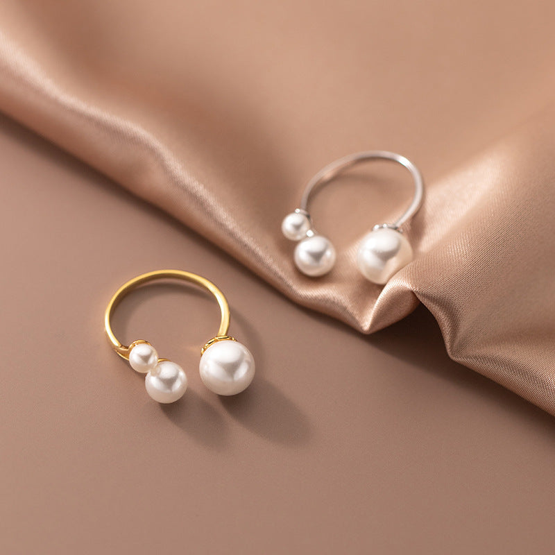 Inel Elegant cu Trio de Perle