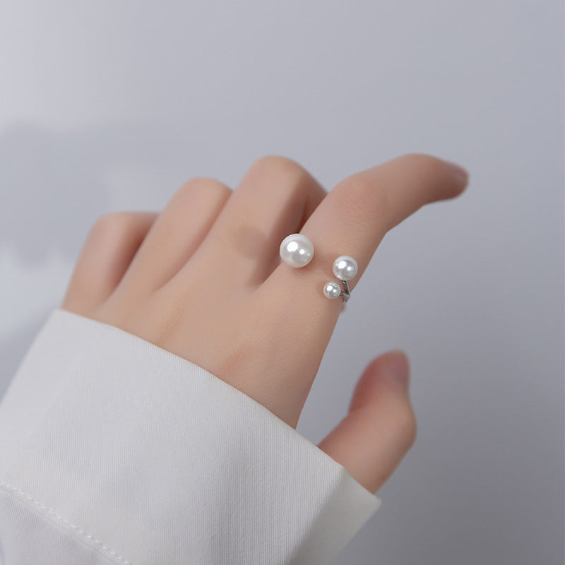Inel Elegant cu Trio de Perle