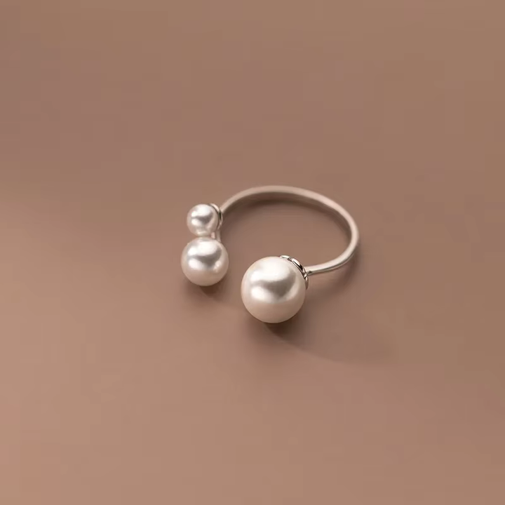 Inel Elegant cu Trio de Perle