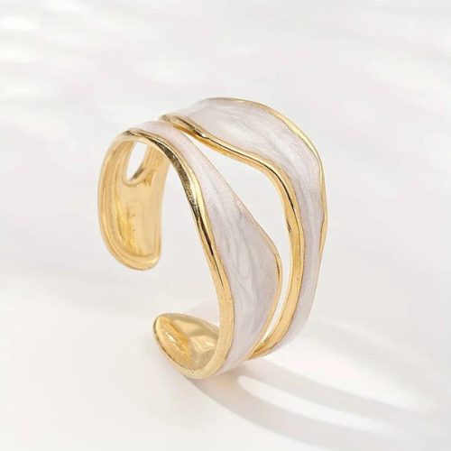 Inel deschis ondulat auriu