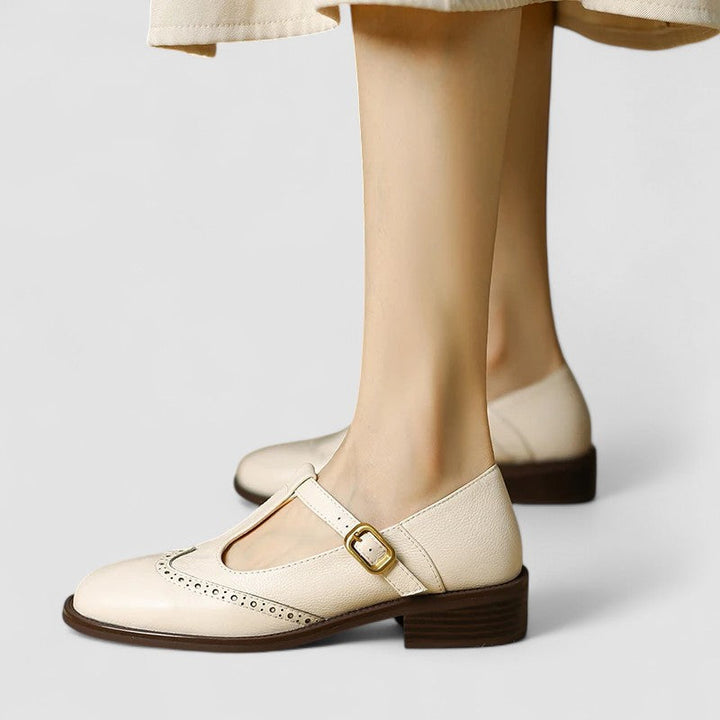 Margot | Pantofi cu bandă T și model brogue