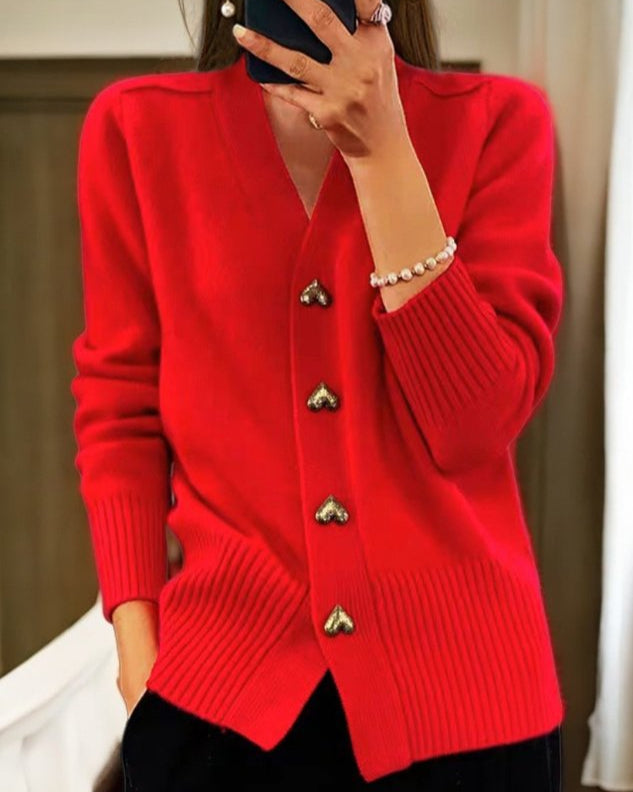 Lidia – Cardigan Tricotat cu Nasturi Inimă